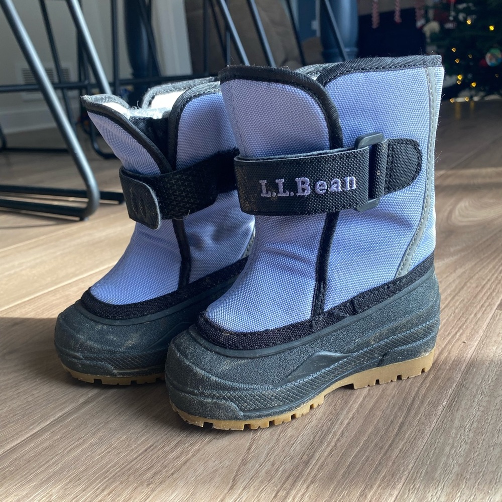 LL Bean toddler snow boots - size 6